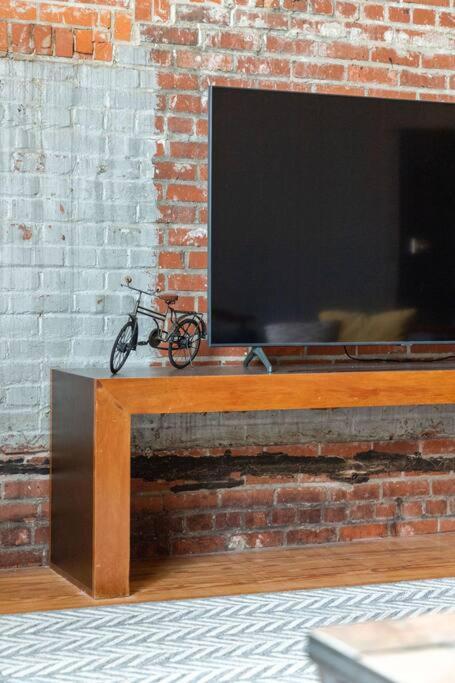 Cajun Stays-Buchanan Loft #4 Lafayette Bagian luar foto